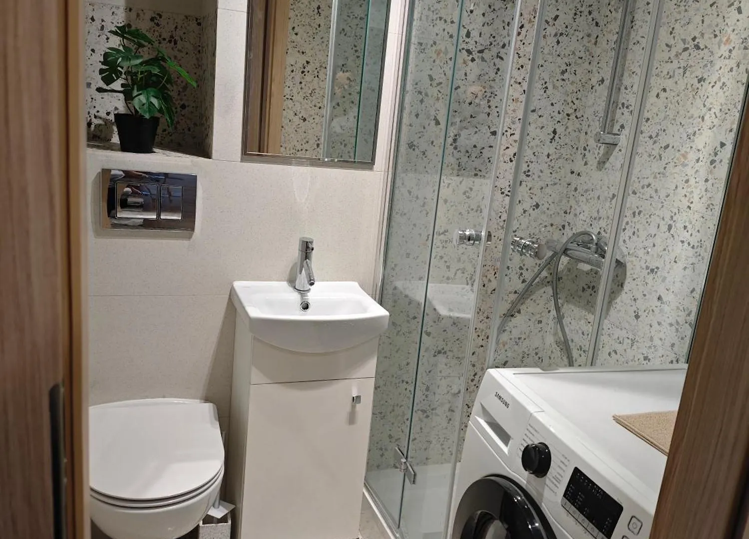 Przytulne Jednopokojowe Przy Parku Wola Warsaw Apartment